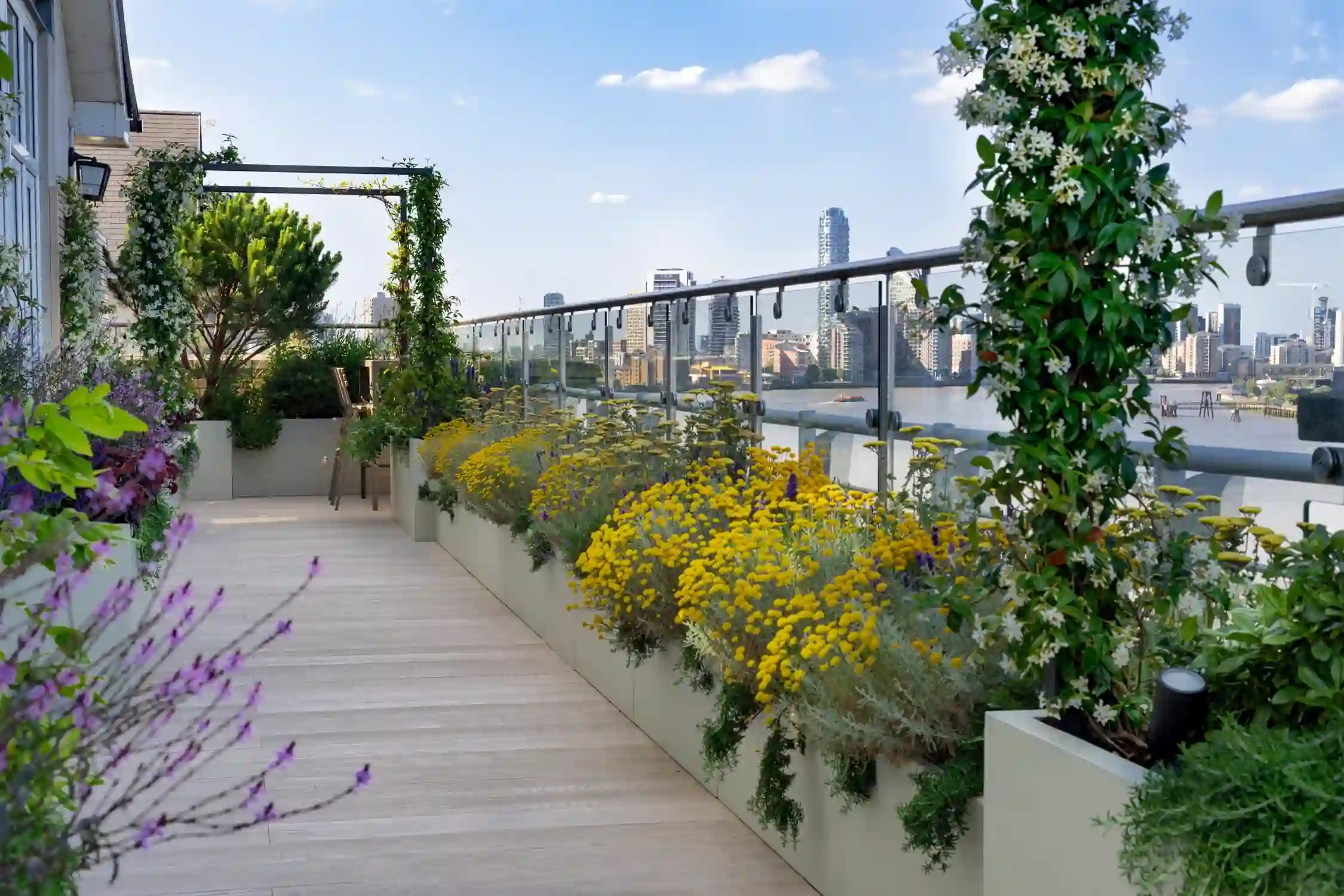 Fashionable Green Spaces Styling Your Rooftop Garden With Chic Flair